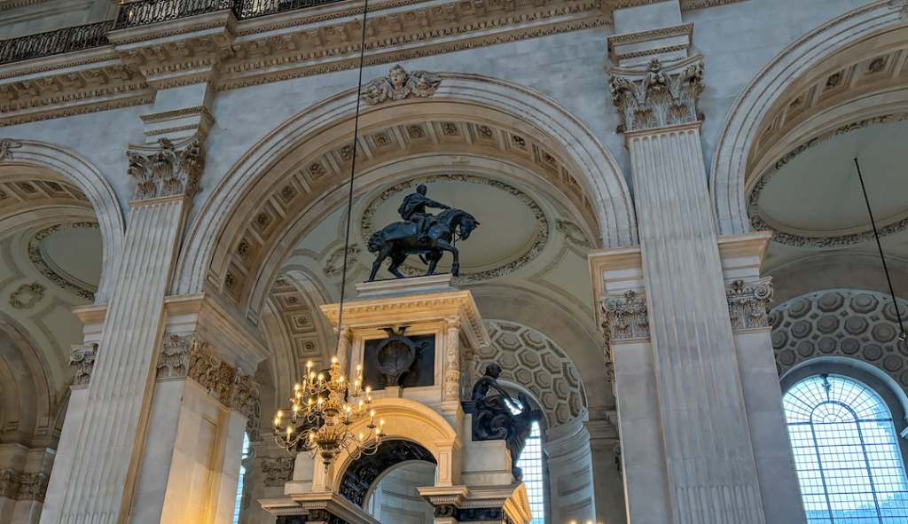 Statue du duc de Wellington dans la Cathédrale Saint Paul à Londres