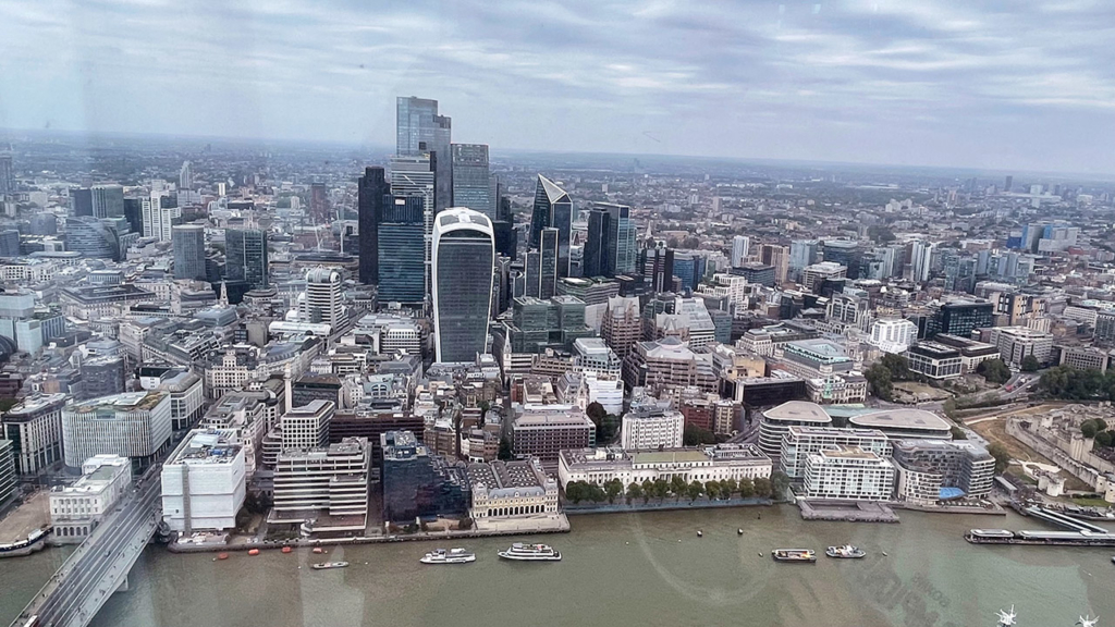 Vue sur La City depuis The Shard à Londres