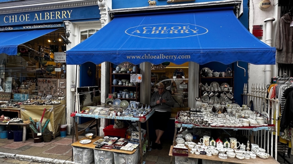 Magasin d'antiquaire à Notting Hill à Londres