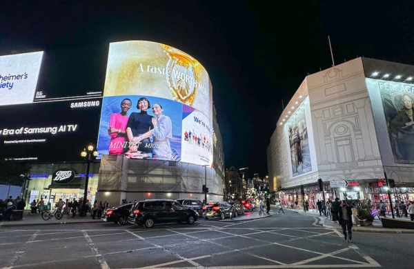 Piccadilly Circus de nuit à Londres