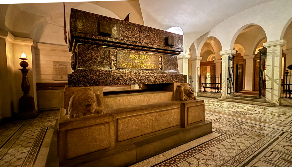 Tombe du duc de Wellington à la Cathédrale Saint Paul de Londres