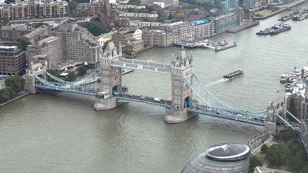 Vue sur Tower Bridge depuis The Shard à Londres